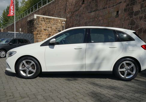 Mercedes-Benz B 200, 2019 3