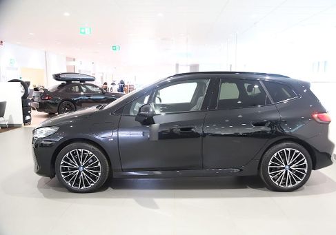 BMW 230, 2025