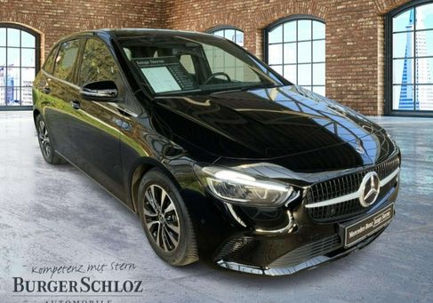 Mercedes-Benz B 180, 2023