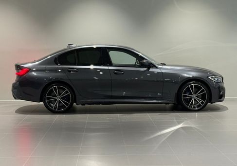 BMW 330, 2021