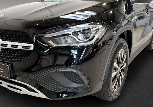 Mercedes-Benz GLA 250, 2022