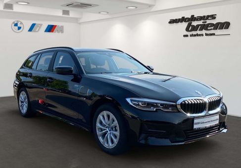 BMW 330, 2022