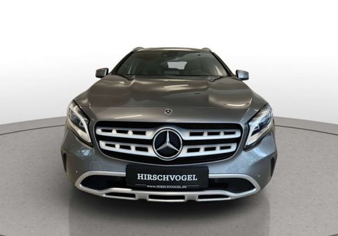 Mercedes-Benz GLA 200, 2018 3