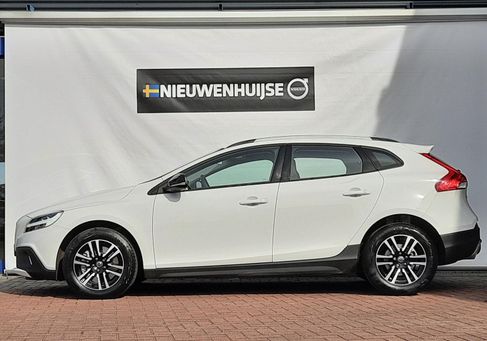 Volvo V40 Cross Country, 2018 3