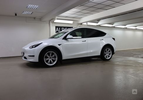 Tesla Model Y, 2022