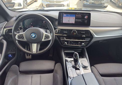BMW 530, 2021
