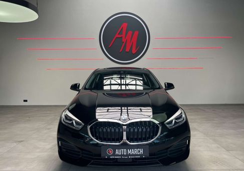BMW 118, 2022