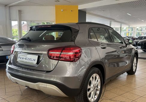Mercedes-Benz GLA 180, 2020