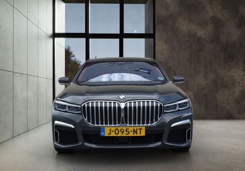 BMW 745, 2020