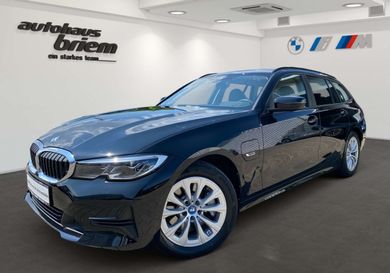 BMW 330, 2022