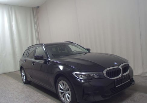 BMW 318, 2022