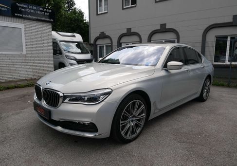 BMW 740, 2018