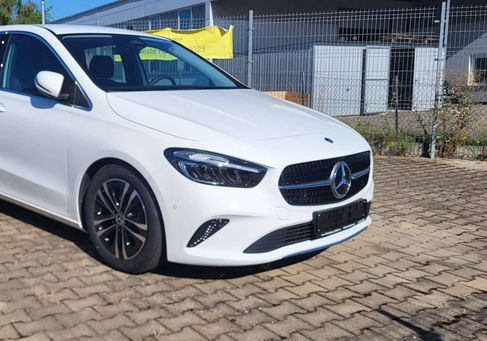 Mercedes-Benz B 200, 2025