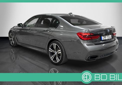 BMW 740, 2016