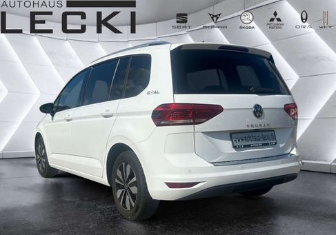 Volkswagen Touran, 2025 3