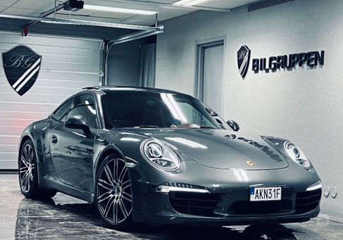 Porsche 911, 2015