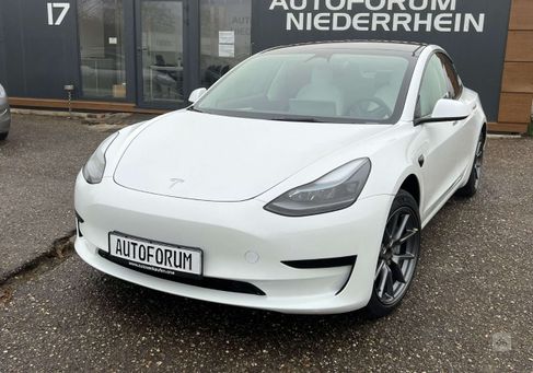 Tesla Model 3, 2022