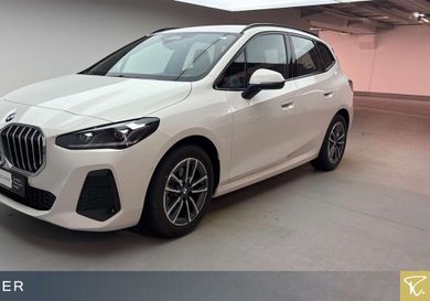 BMW 220, 2025