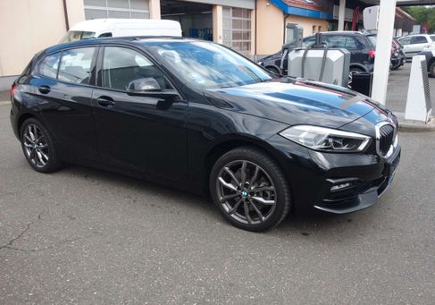 BMW 120, 2023