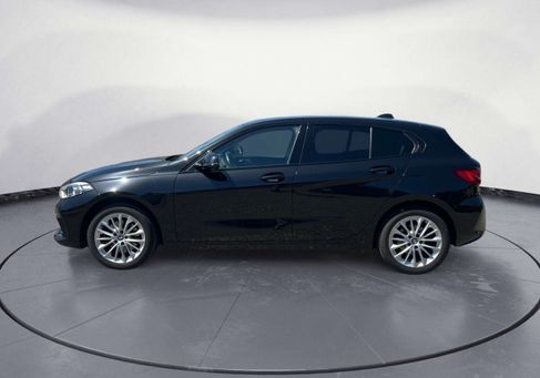 BMW 118, 2021