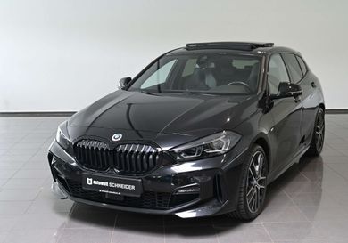 BMW 118, 2022