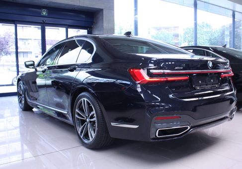 BMW 7 Serija, 2021