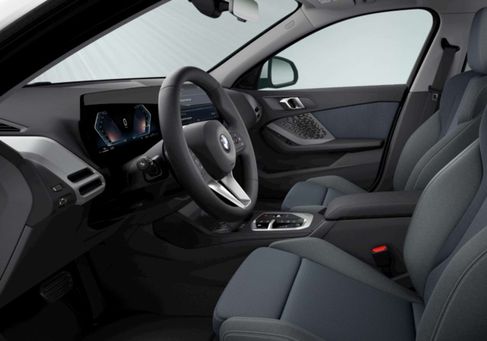 BMW 120, 2025