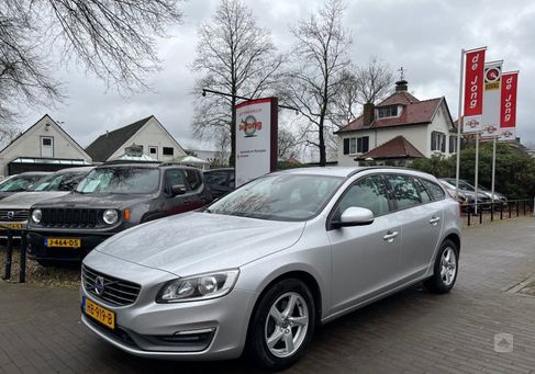 Volvo V60, 2015