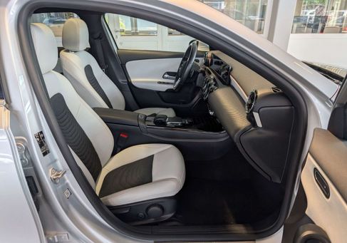 Mercedes-Benz A 200, 2022