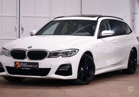 BMW 330, 2022