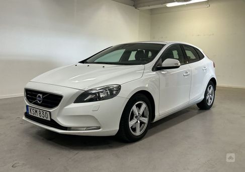 Volvo V40, 2015