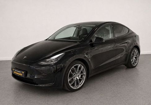 Tesla Model Y, 2023