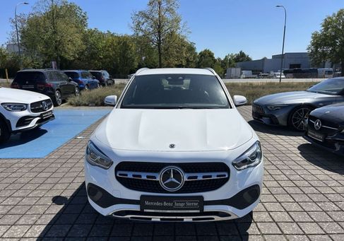 Mercedes-Benz GLA 200, 2021 3