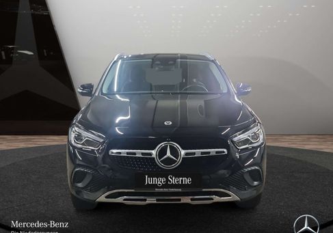 Mercedes-Benz GLA 200, 2021