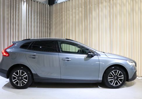 Volvo V40 Cross Country, 2018