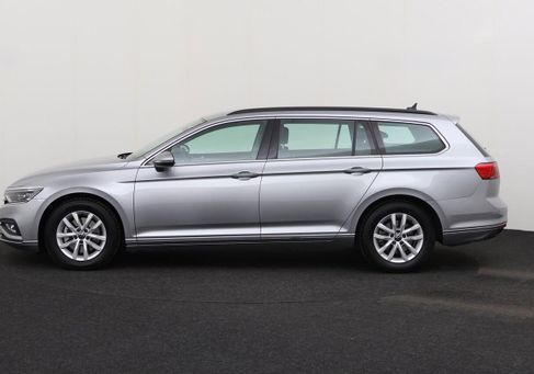 Volkswagen Passat, 2021