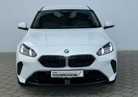 BMW 120, 2025 2