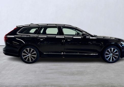 Volvo V90, 2022