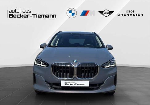BMW 220, 2025 3