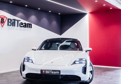 Porsche Taycan, 2022