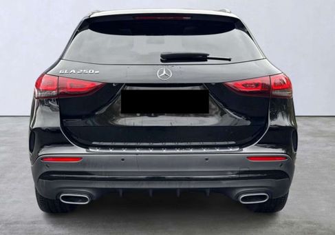 Mercedes-Benz GLA 250, 2021