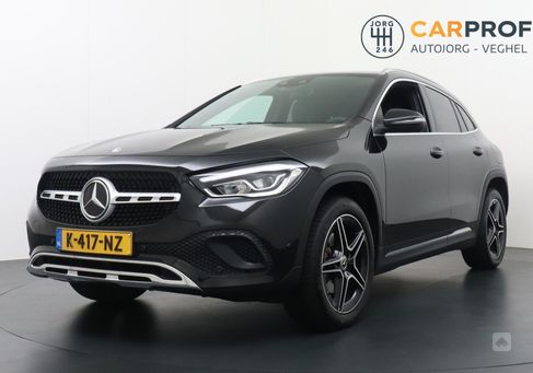 Mercedes-Benz GLA 200, 2021