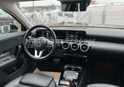 Mercedes-Benz A 250, 2021