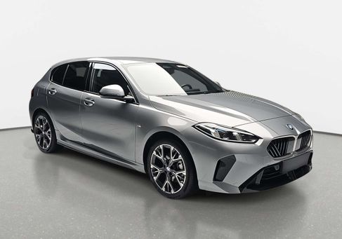 BMW 120, 2025 3