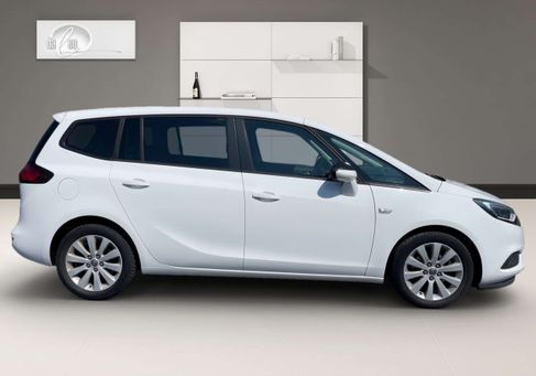 Opel Zafira, 2018