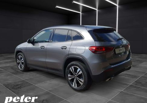 Mercedes-Benz GLA 200, 2022 3