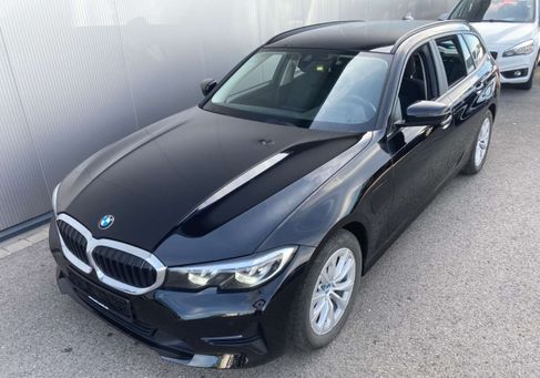 BMW 330, 2021