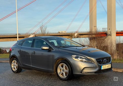 Volvo V40, 2016