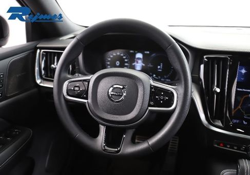 Volvo V60, 2022