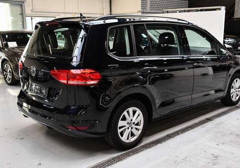 Volkswagen Touran, 2020 3